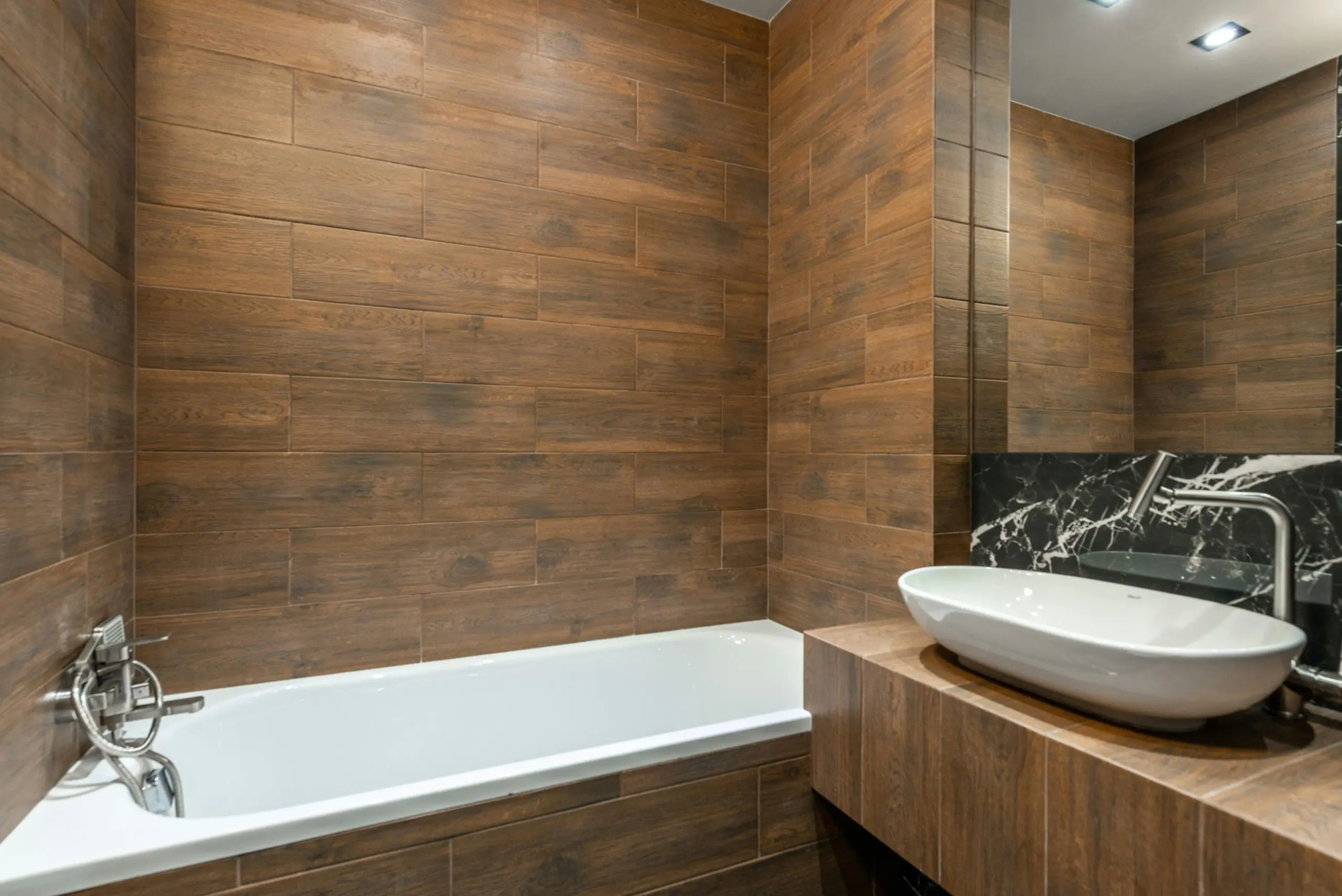 Small Bathroom, Big Impact: Maximizing Space in Chicagoland Homes